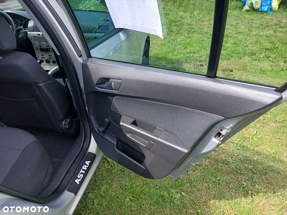 Opel Astra 1.6 Enjoy - 21