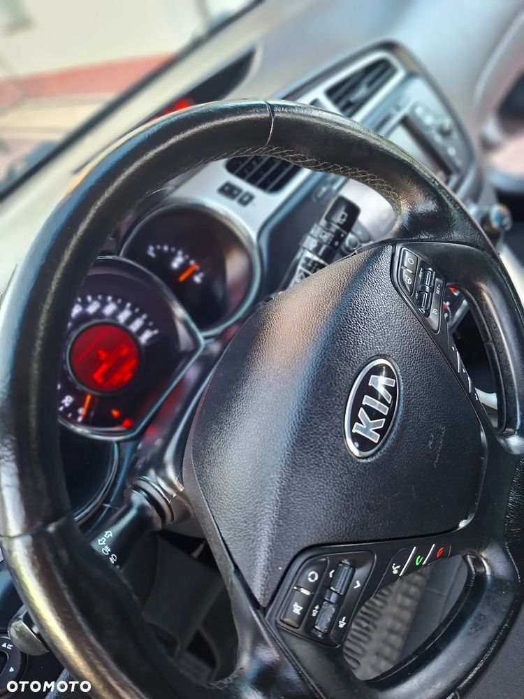 Kia Ceed 1.6 GDI Fifa World Cup Edition - 24