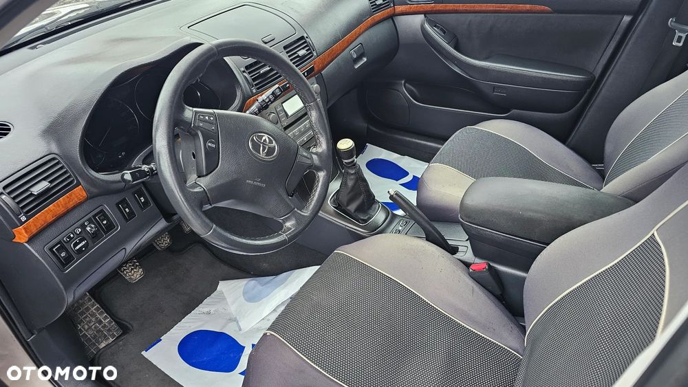 Toyota Avensis 2.0 D-4D 2010 - 12