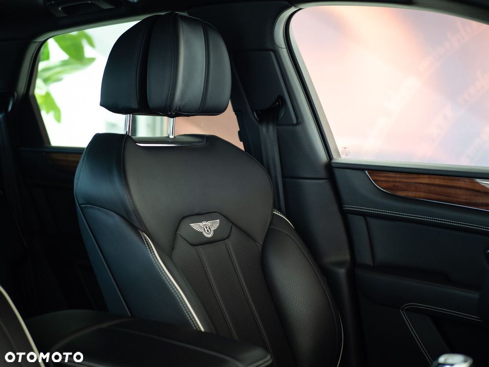 Bentley Bentayga - 32