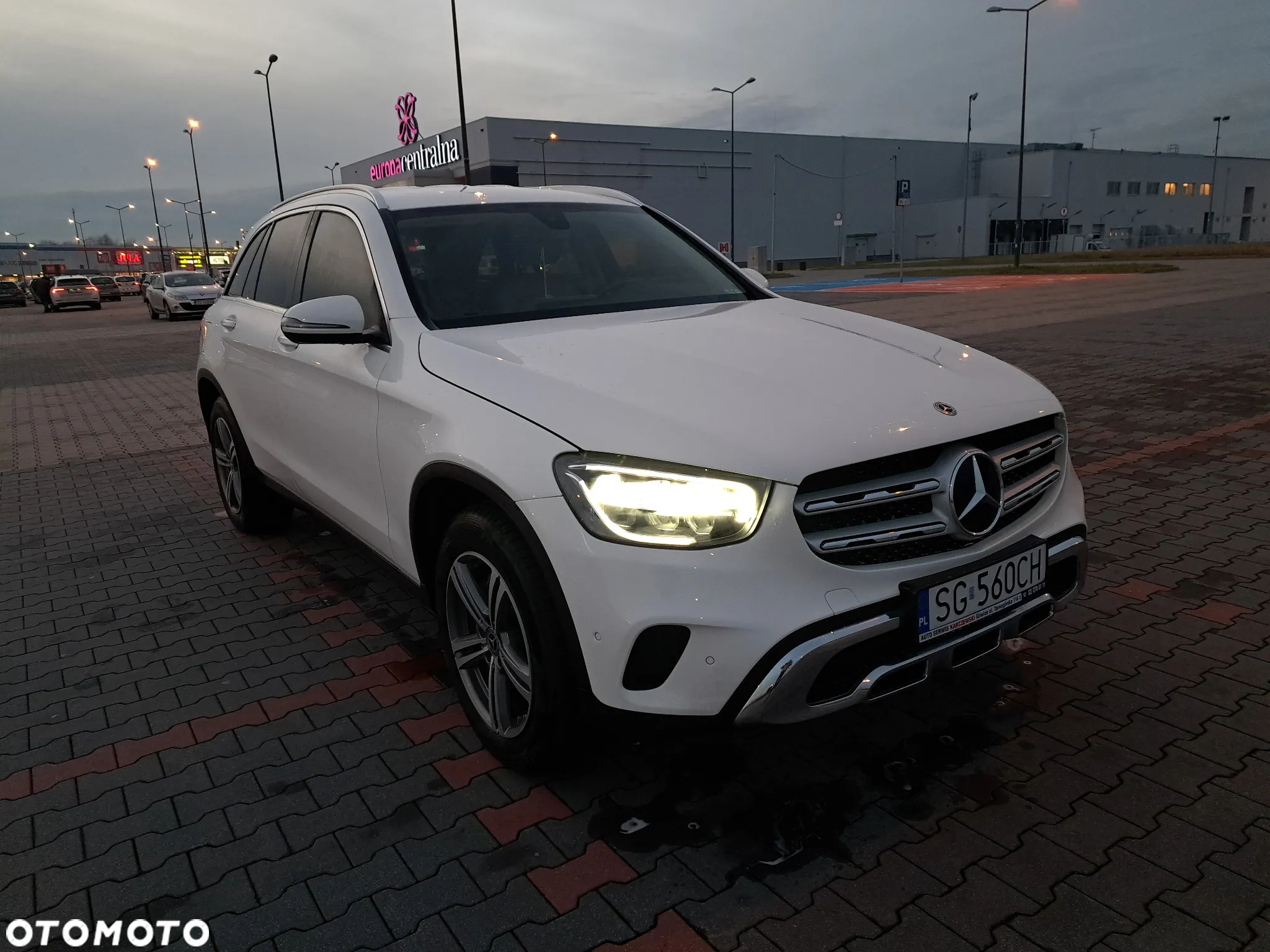 Mercedes-Benz GLC 300 4Matic 9G-TRONIC Exclusive - 3
