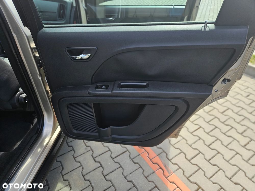Dodge Journey 2.4 SE - 12