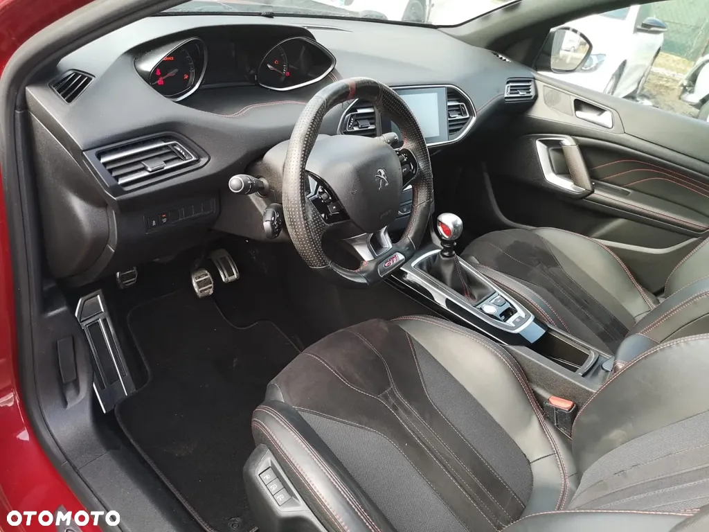 Peugeot 308 1.6 e-THP GTi by Sport S&S - 21