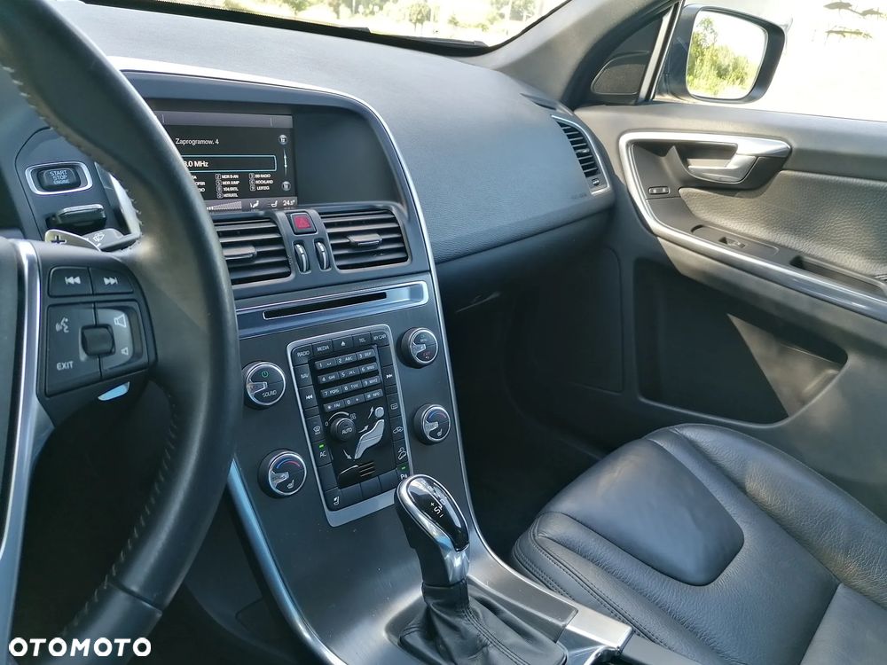 Volvo XC 60 D5 AWD Summum - 22