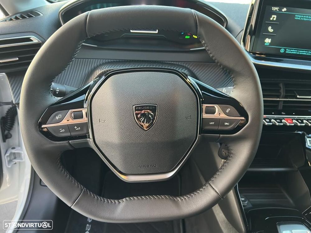 Peugeot e-208 - 18