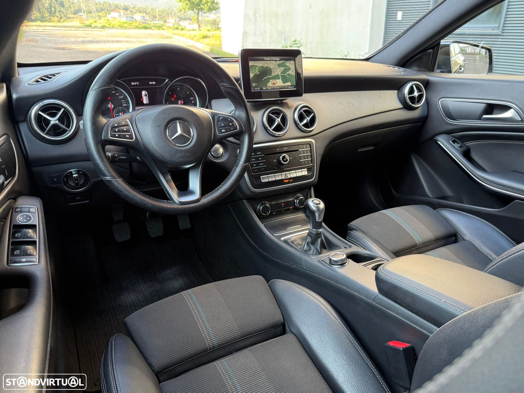 Mercedes-Benz CLA 180 d Shooting Brake Urban - 10