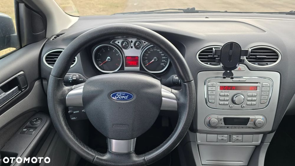 Ford Focus 1.6 Ti-VCT Ghia - 30