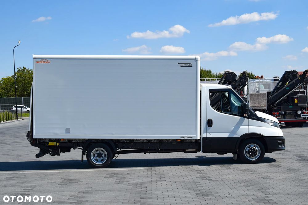 Iveco DAILY 35C16 / 2.3 - 160 KM / 3 OSOBY / DO 3,5 TONY / KONTENER / DOSTAWCZE / WINDA PALFINGER / KLIMA / 2022 / SERWISOWANY / SPROWADZONY Z NIEMIEC - 4