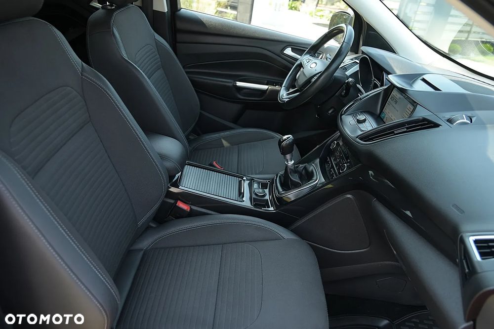 Ford Kuga 2.0 TDCi 4x4 Titanium - 25