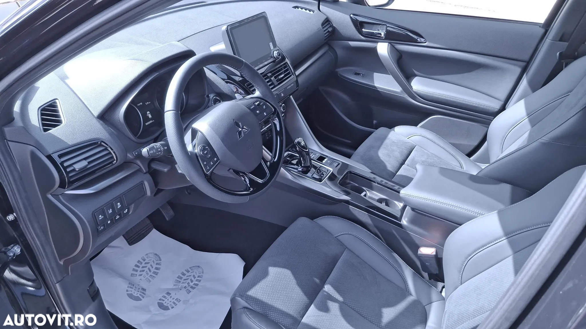 Mitsubishi Eclipse-Cross PHEV Intense+ Black - 9
