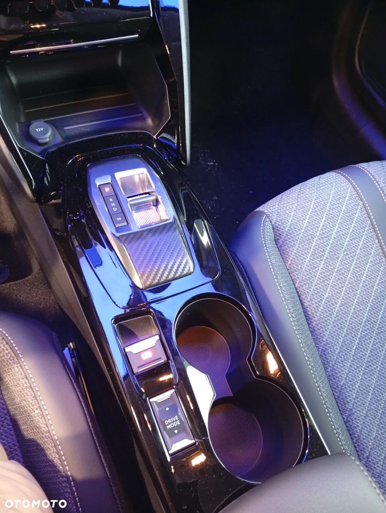 Peugeot 208 1.2 mHEV Allure - 11