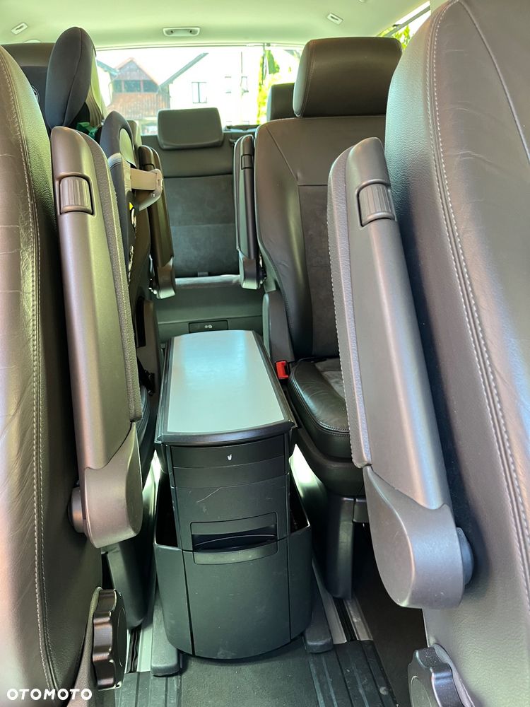 Volkswagen Multivan - 8