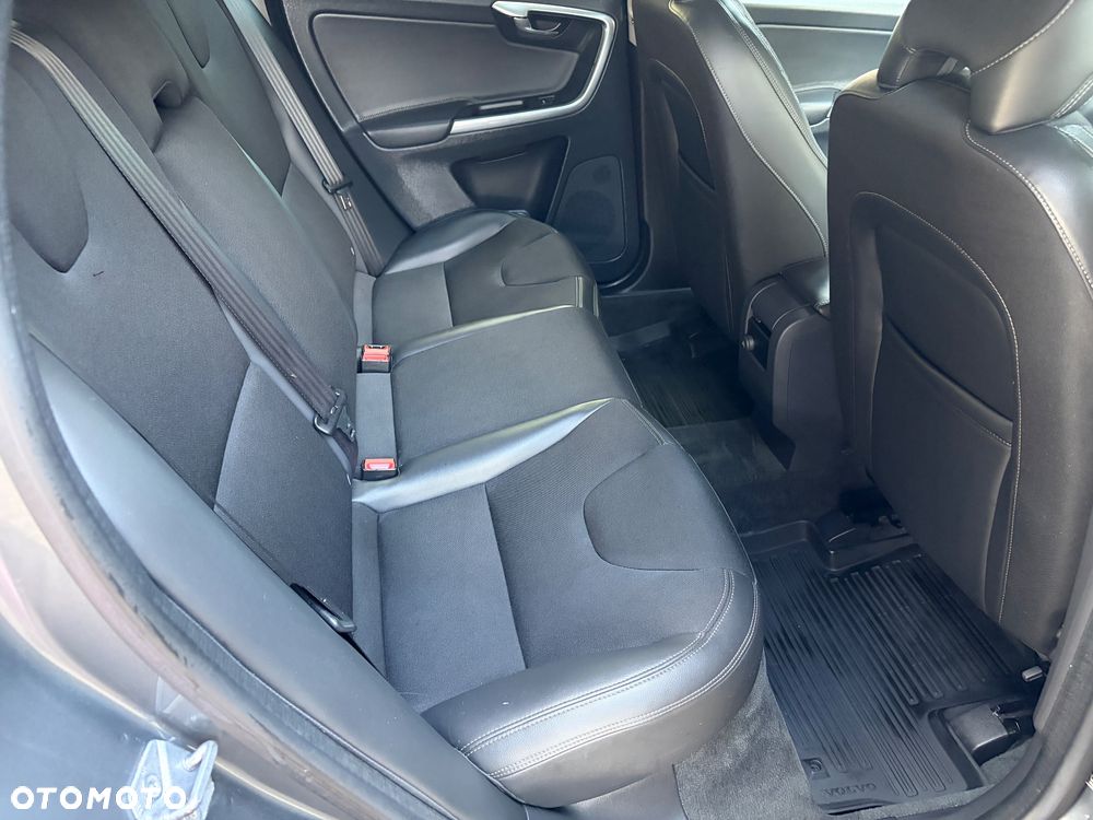 Volvo XC 60 D3 Momentum - 7