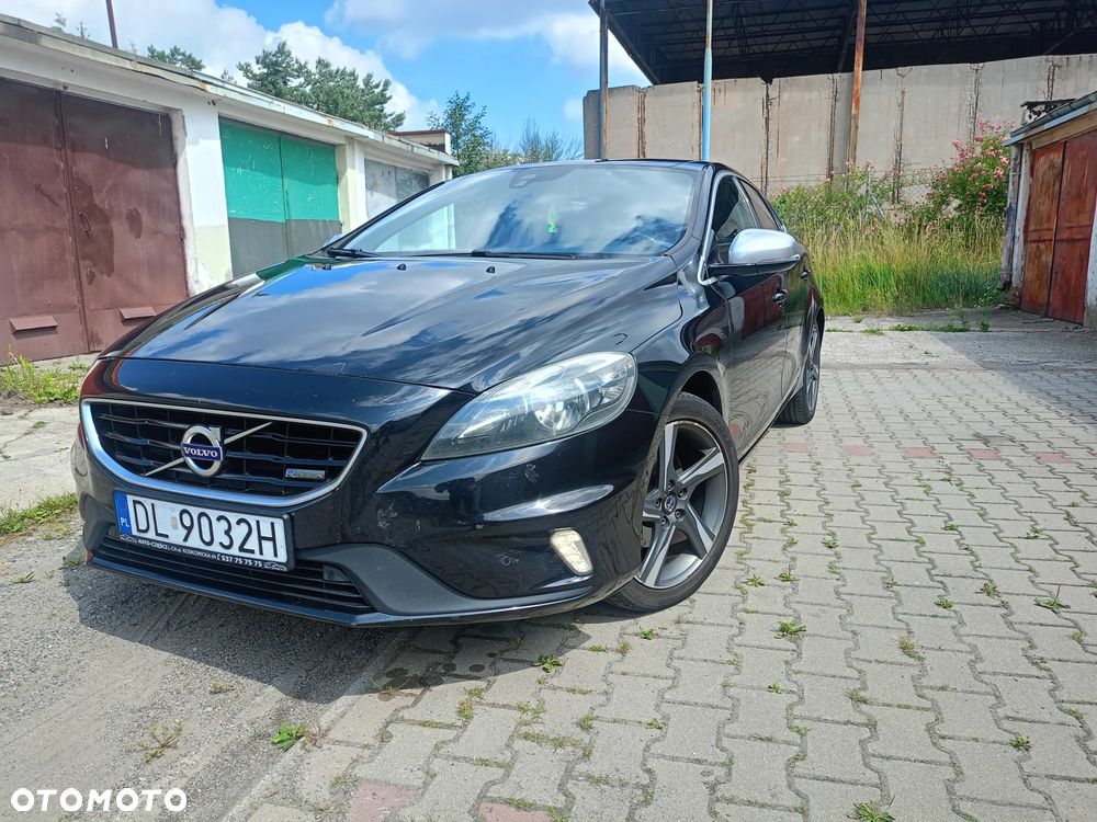 Volvo V40 D2 R-Design - 1