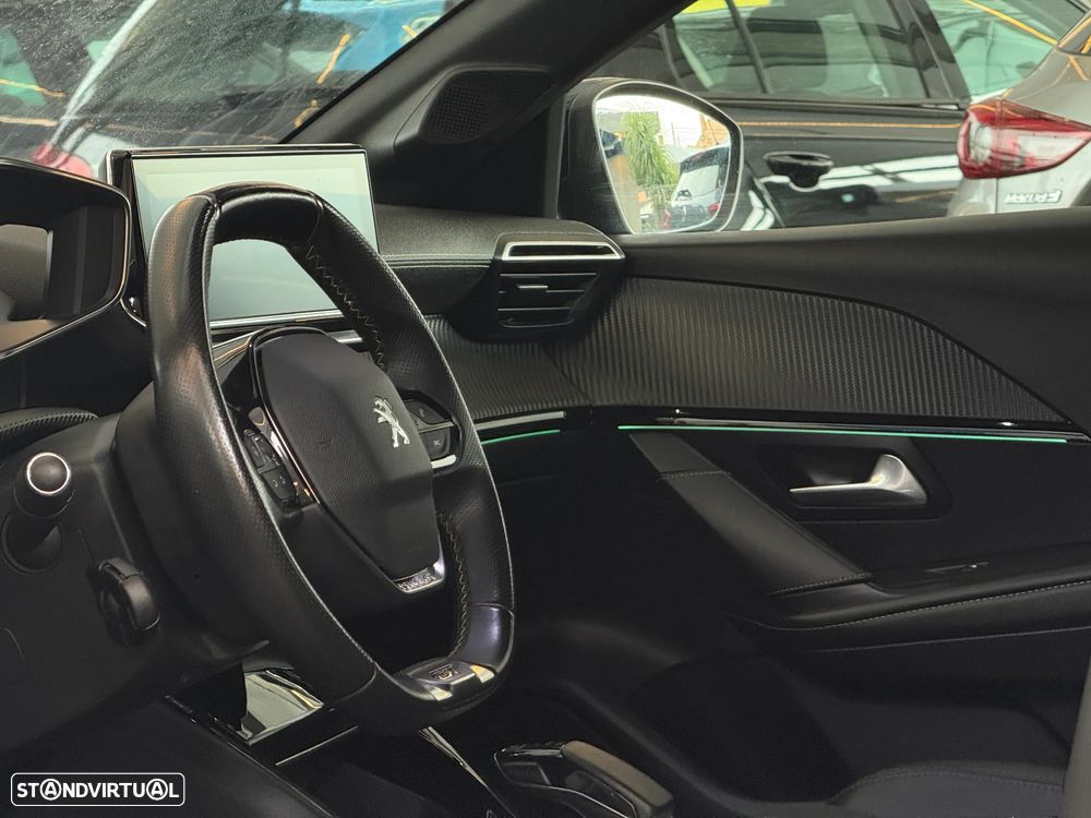 Peugeot e-208 GT - 7