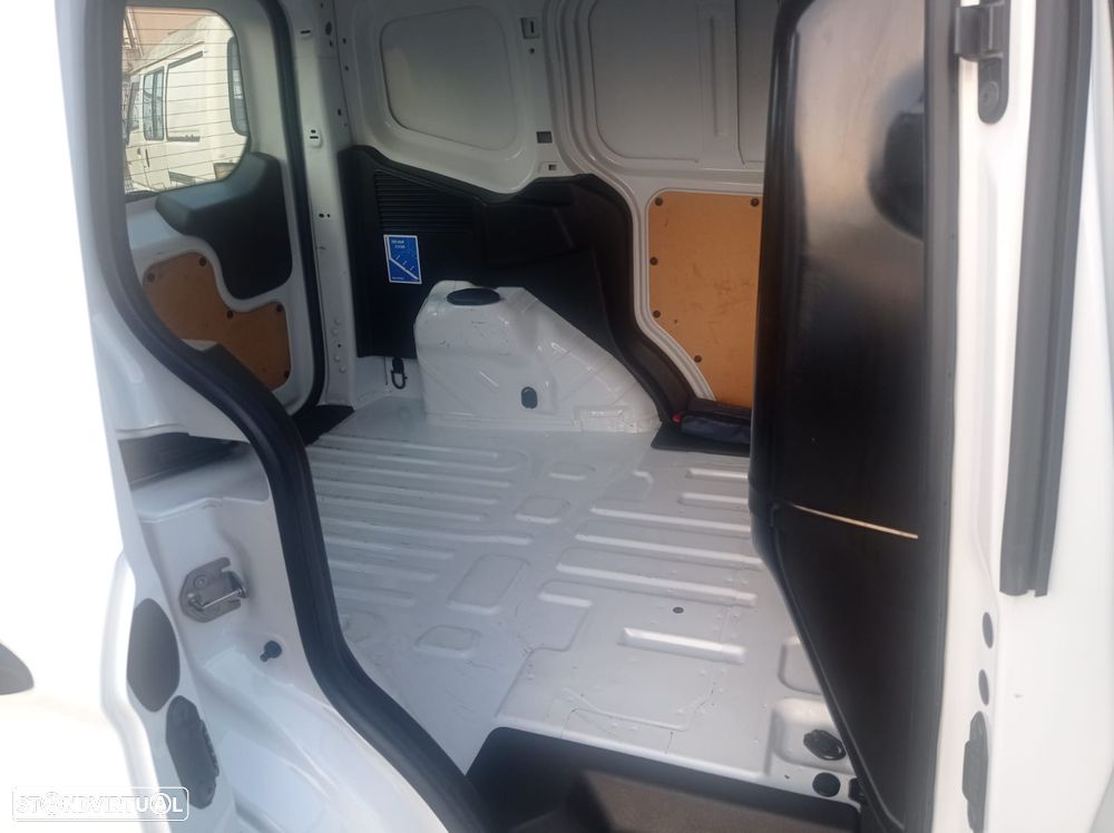 Ford Transit Courier - 6
