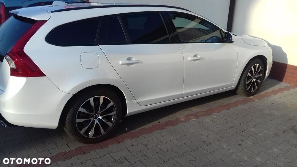 Volvo V60 D2 Momentum - 8