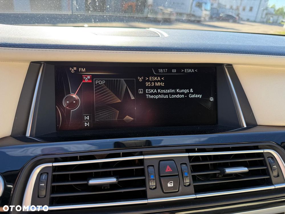 BMW Seria 7 740d - 17