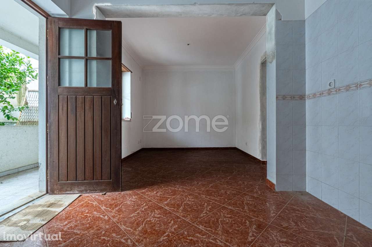 Moradia T3+1 em Manique de Cima a necessitar de acabamentos - Grande imagem: 3/25