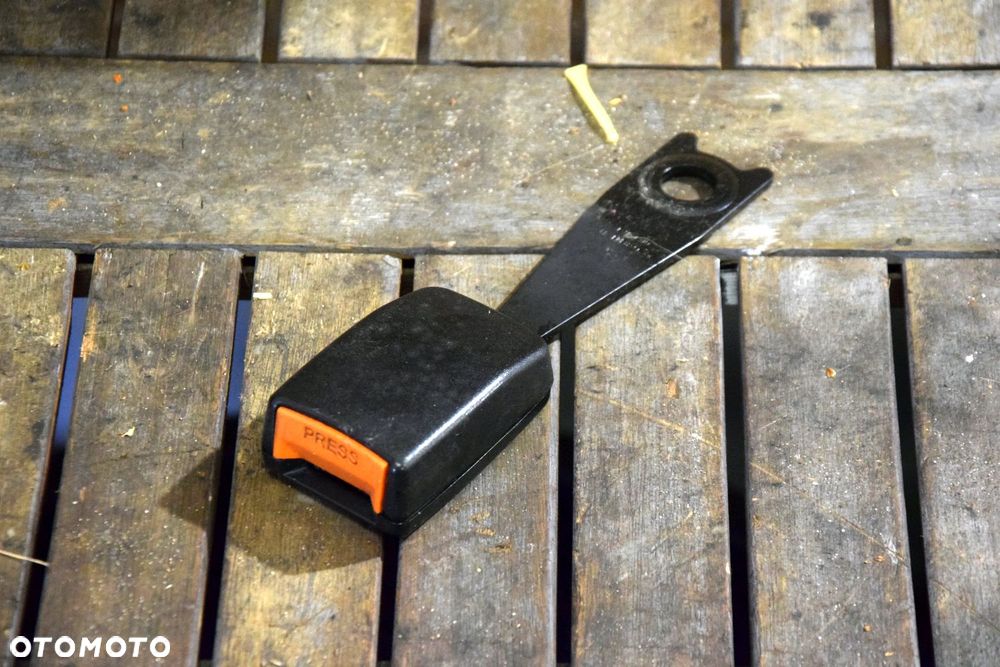 Opel Agila A Suzuki Wagon R+ Zapinka wpinka gniazdo pasa bezpieczenstwa