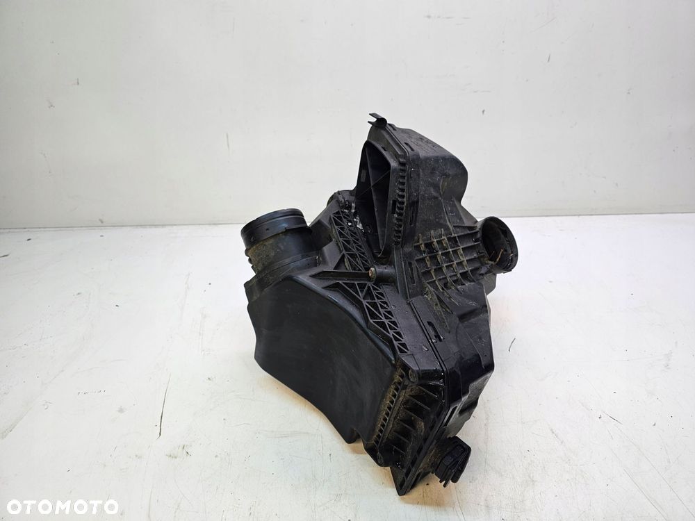 OBUDOWA FILTRA POWIETRZA AUDI A4 B8 A5 8K0133835AB - 2