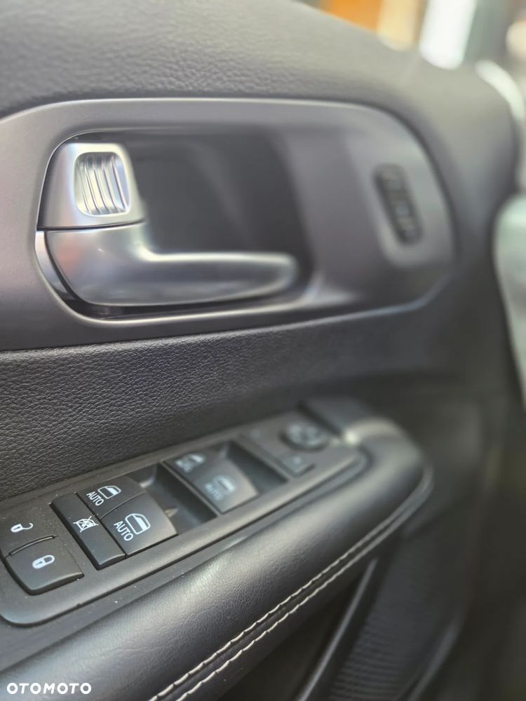 Chrysler Pacifica - 23