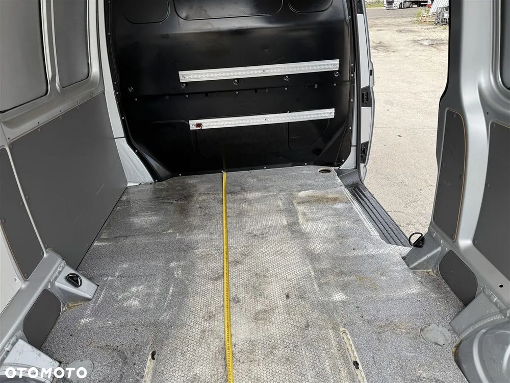 Volkswagen TRANSPORTER T6.1 - 19