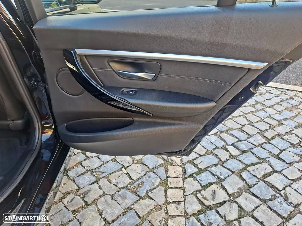 BMW 318 d Line Sport - 21