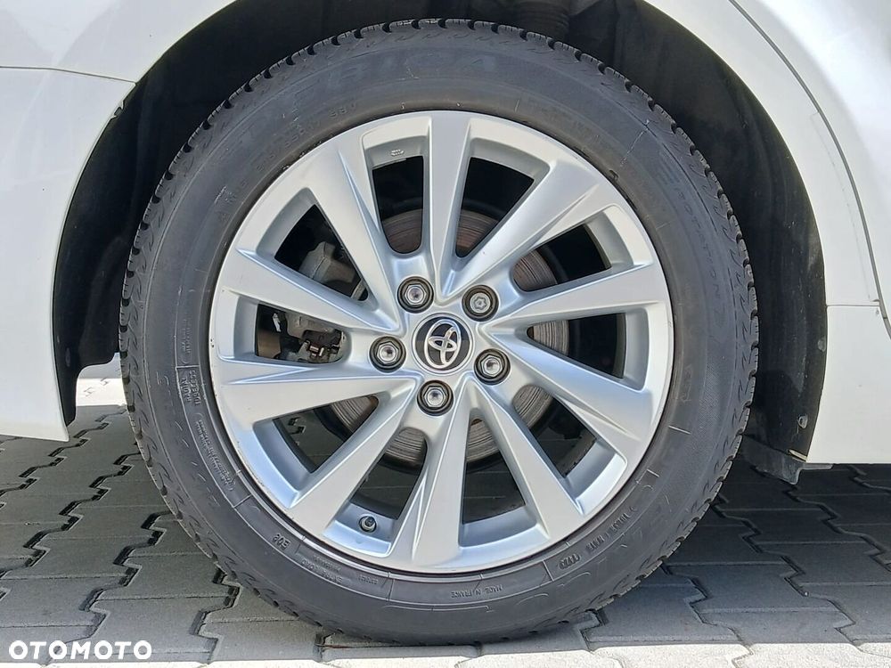 Toyota Camry - 40