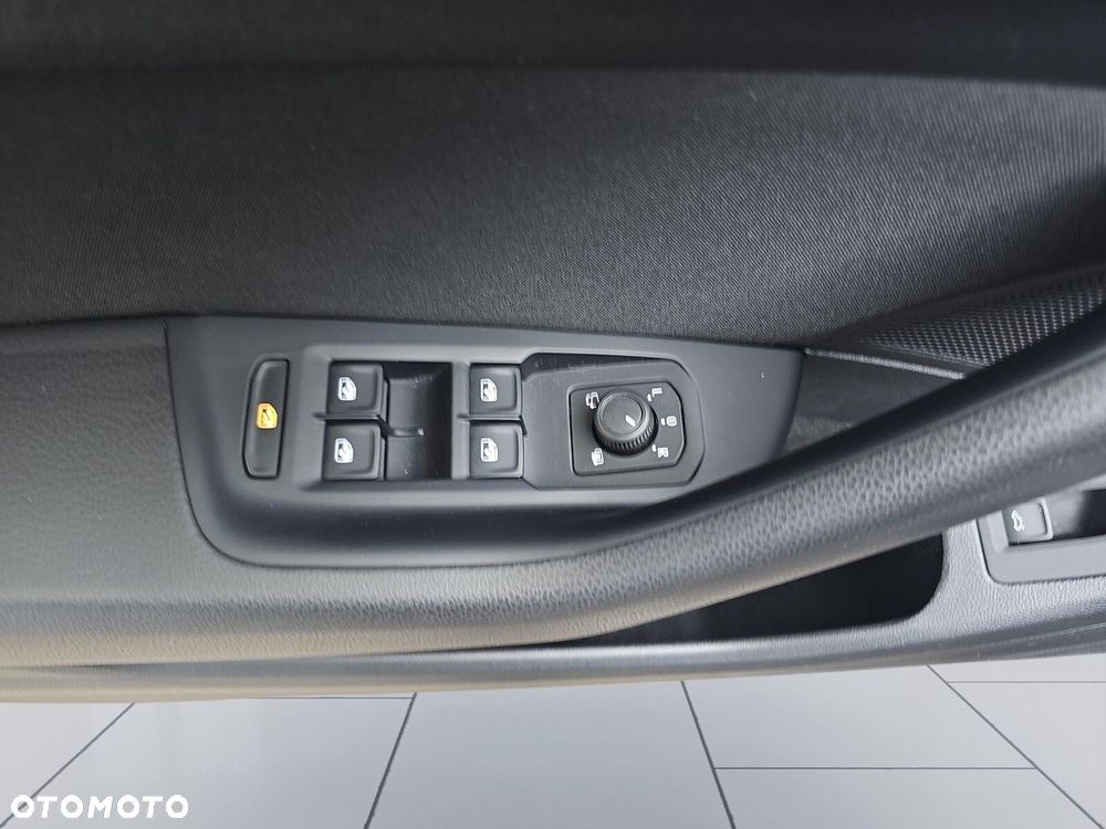 Volkswagen Passat Variant 1.5 TSI EVO Business DSG - 17