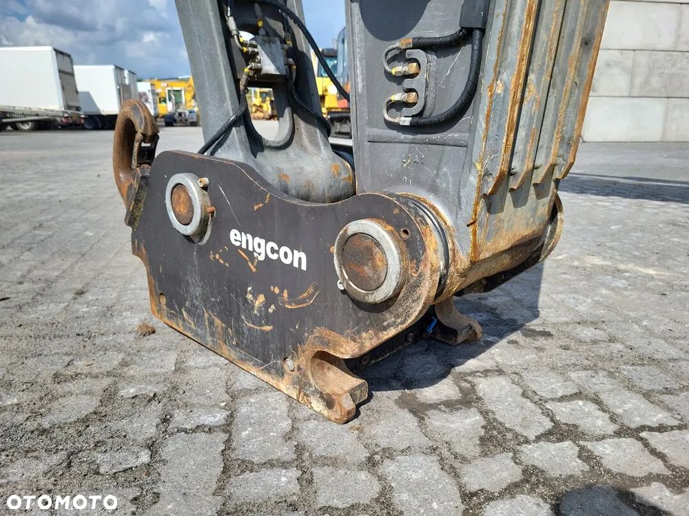 Volvo ECR235 DL - 10