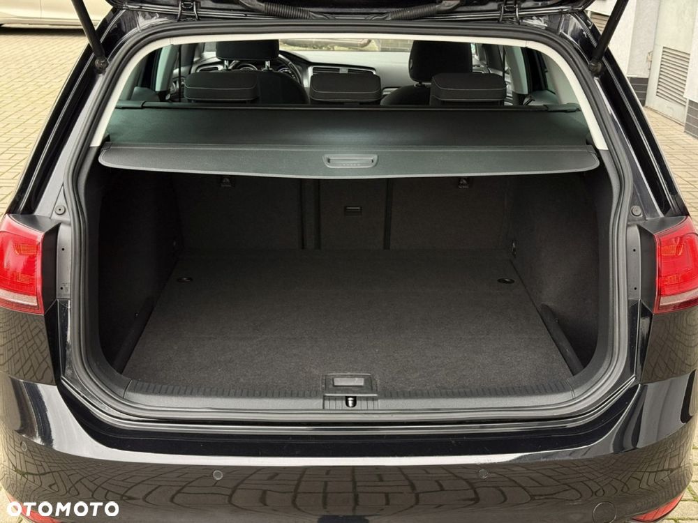 Volkswagen Golf - 37