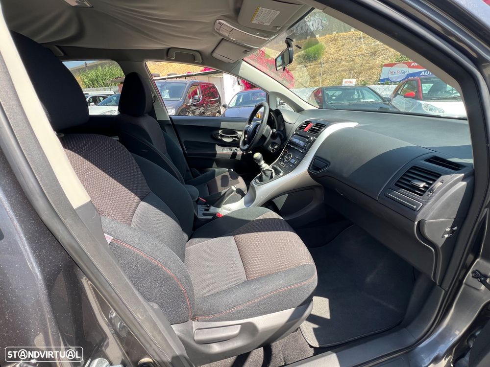 Toyota Auris 1.4 D-4D Sol - 9