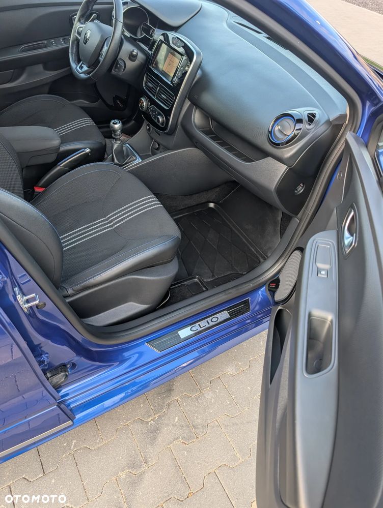 Renault Clio - 10
