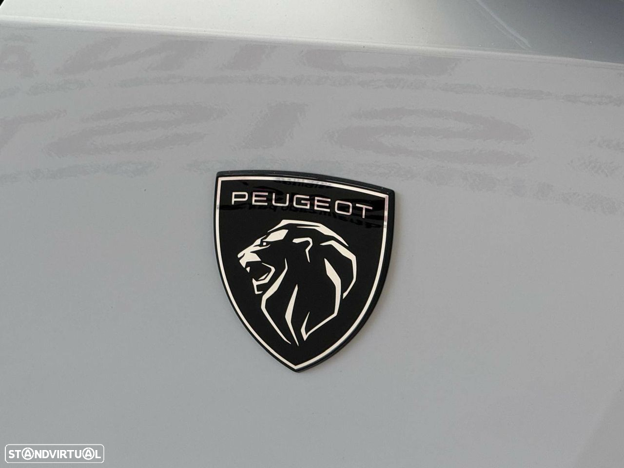 Peugeot 408 - 8