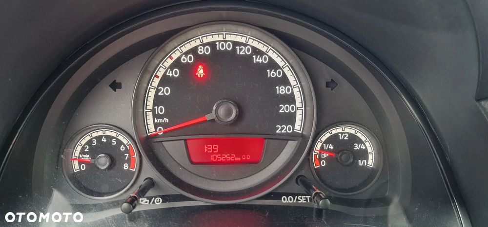 Volkswagen up! (BlueMotion Technology) move - 23