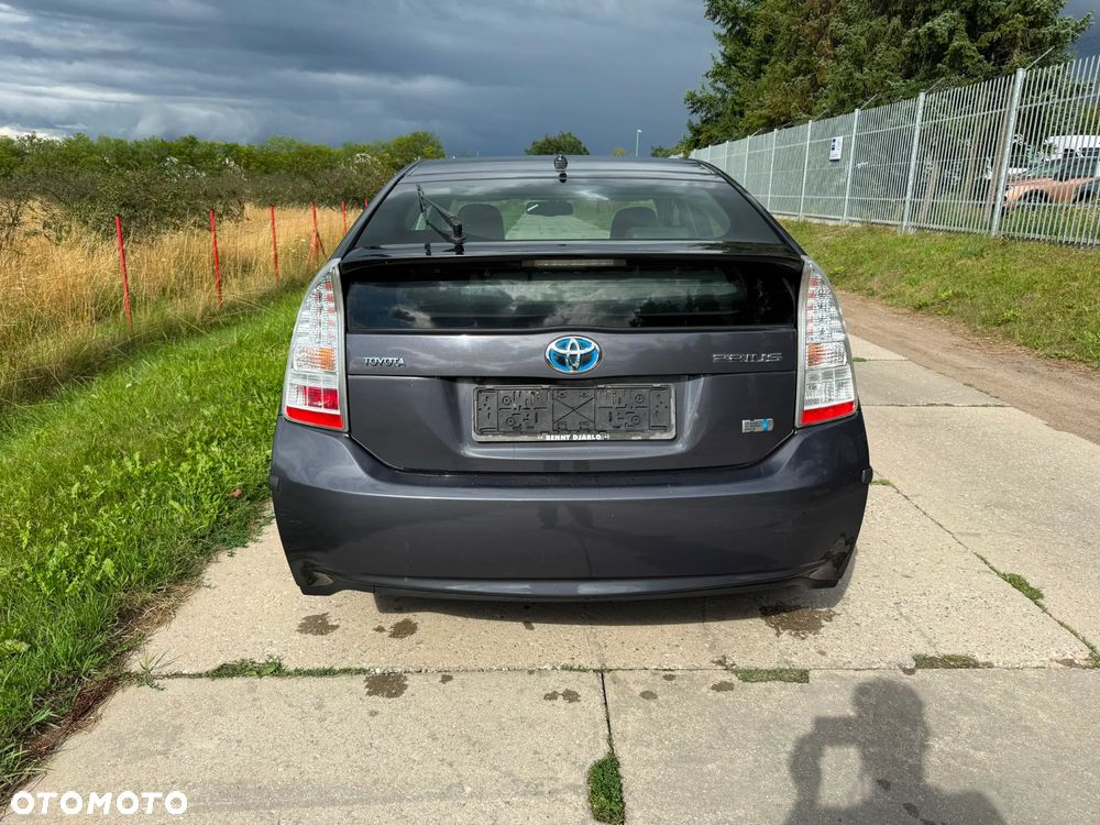 Toyota Prius - 5
