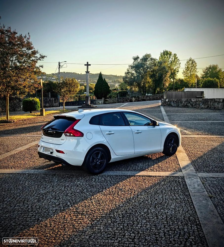 Volvo V40 D3 Momentum - 27