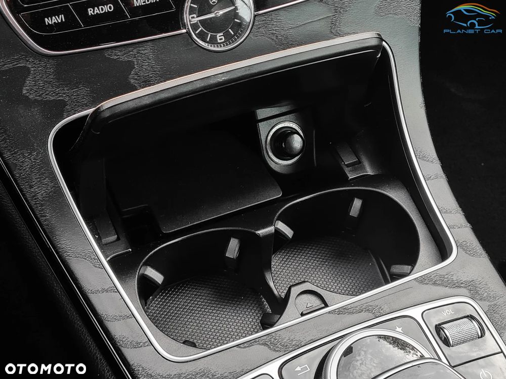 Mercedes-Benz Klasa C 300 4Matic 9G-TRONIC AMG Line - 34