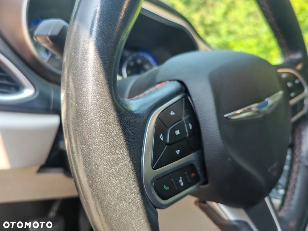 Chrysler Pacifica - 7