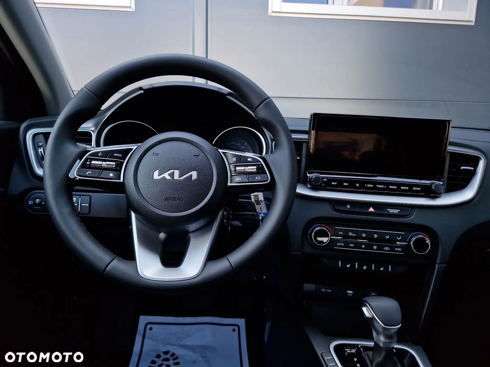 Kia XCeed - 13