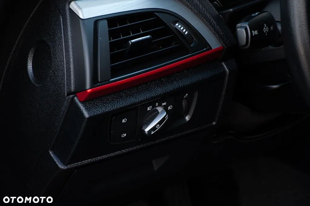 BMW Seria 1 118d Sport Line - 35