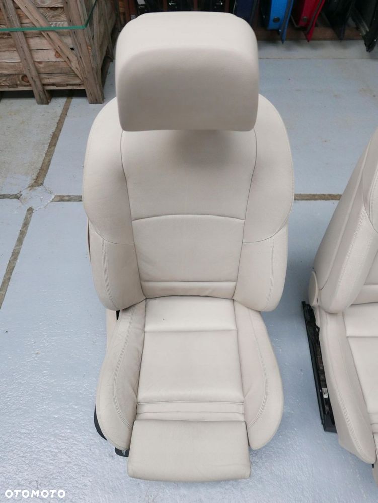 bmw f10 fotele wnętrze oyster lccx monitor dvd - 3