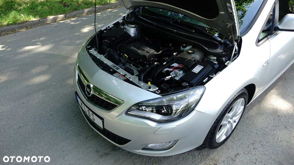 Opel Astra 1.4 Turbo Cosmo - 23