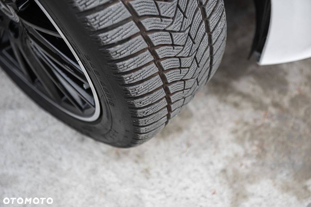 Mercedes-Benz Klasa C 180 9G-TRONIC AMG Line - 35