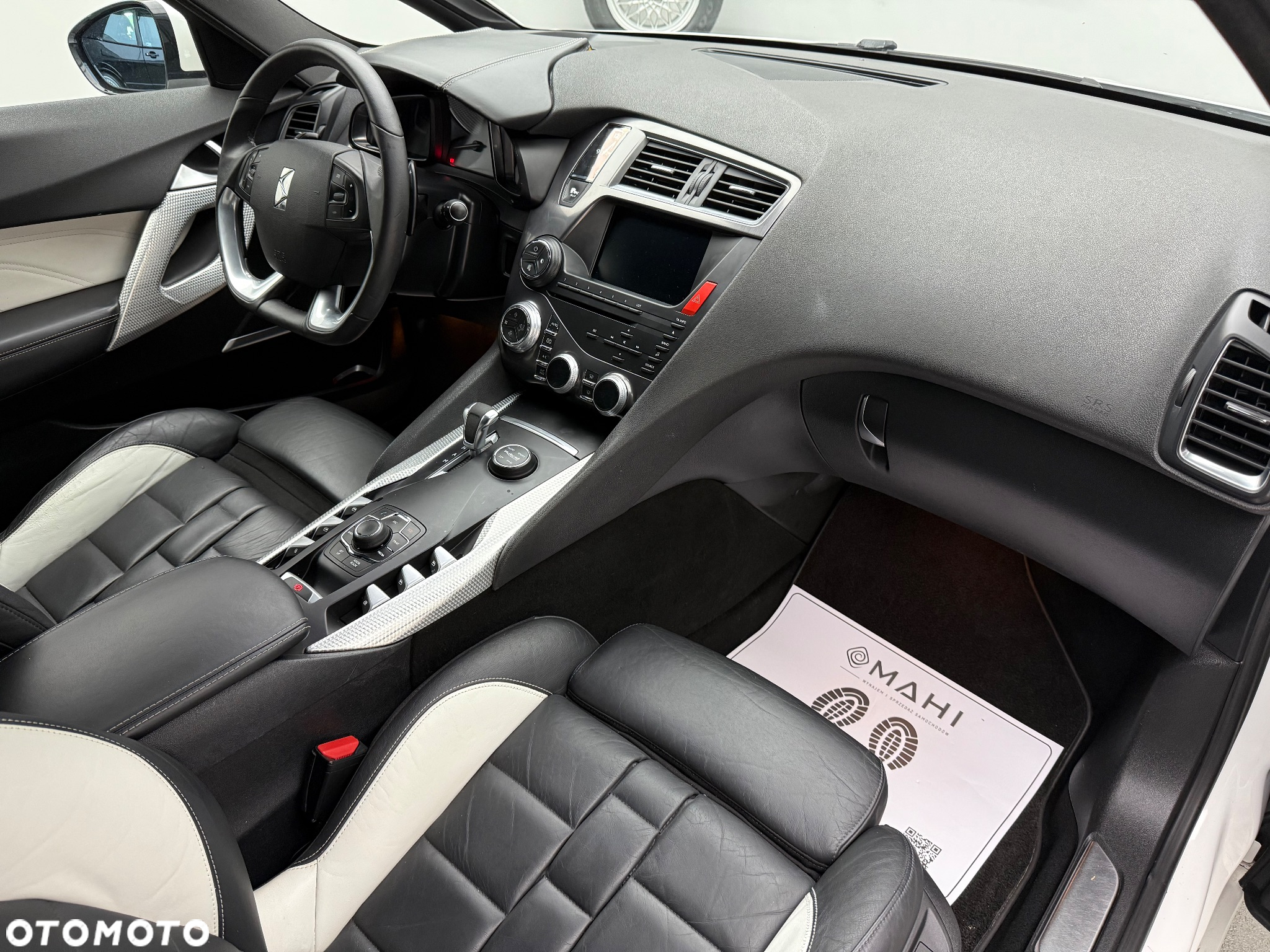 Citroën DS5 2.0 HDi Hybrid4 SportChic MCP - 17