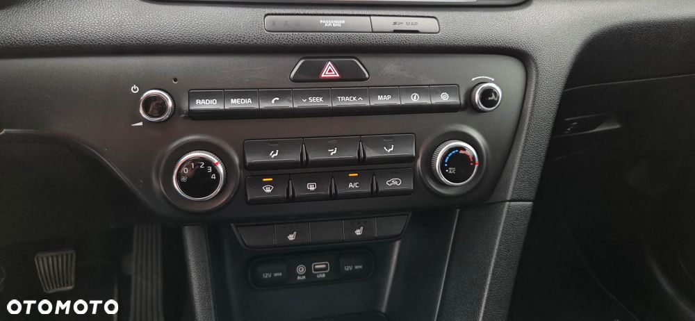 Kia Sportage 1.6 T-GDI AWD VISION - 28