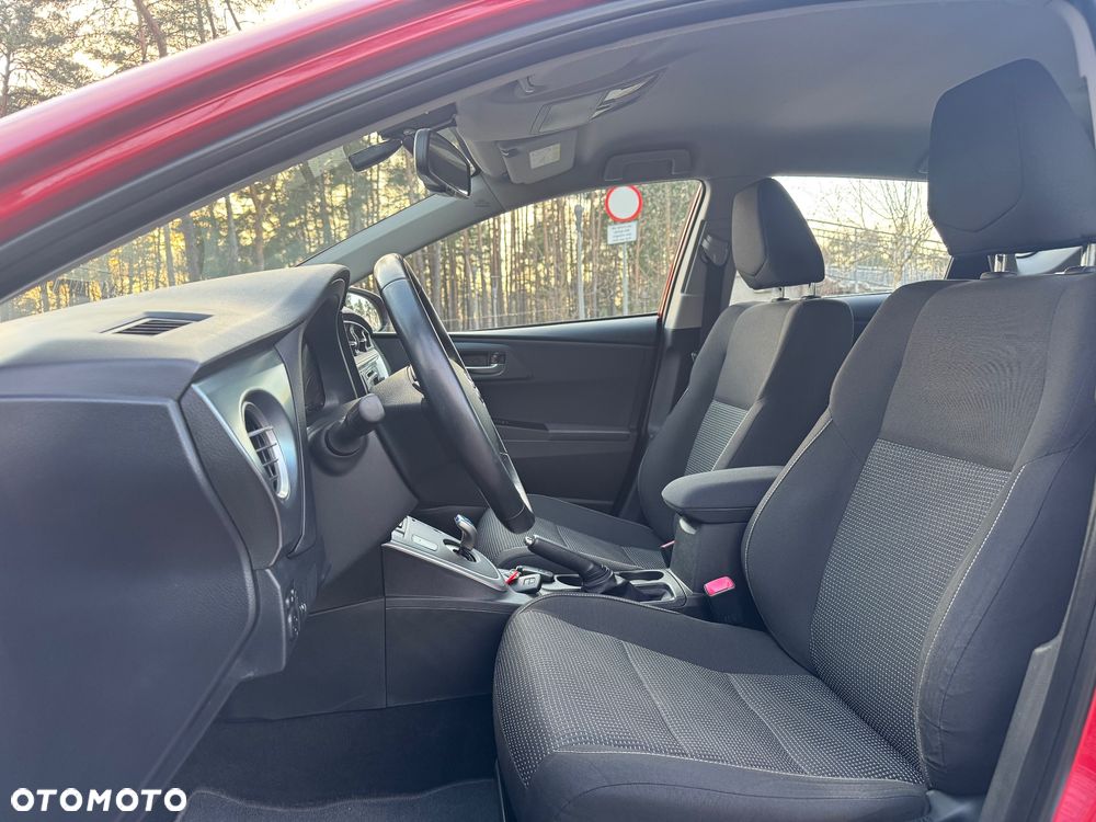 Toyota Auris - 12