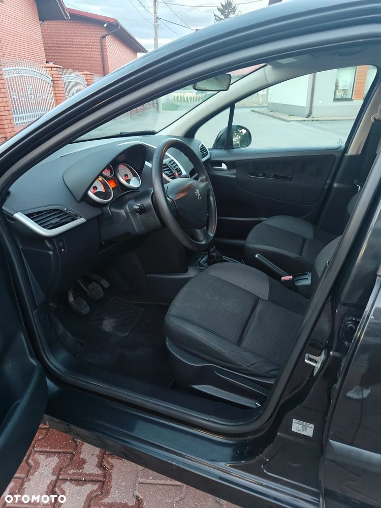 Peugeot 207 1.4 16V Trendy - 8