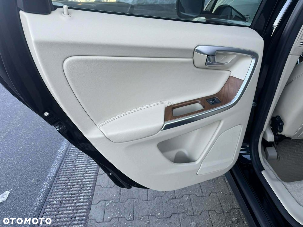 Volvo XC 60 D4 Drive-E Momentum - 12